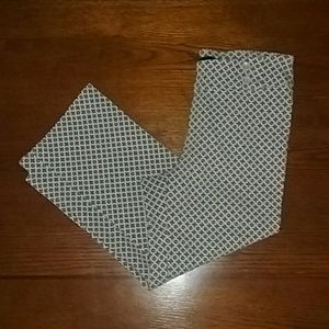 Rekucci Comfort front capri with button detail